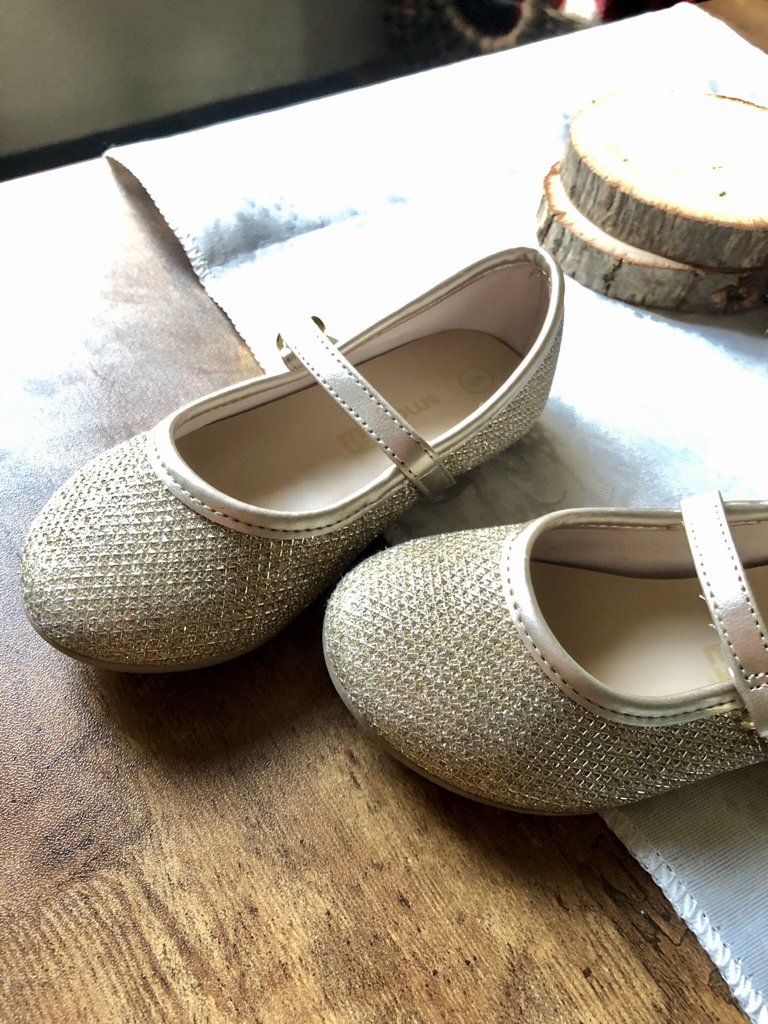 Super Cute Gold Dress Shoes Size 5