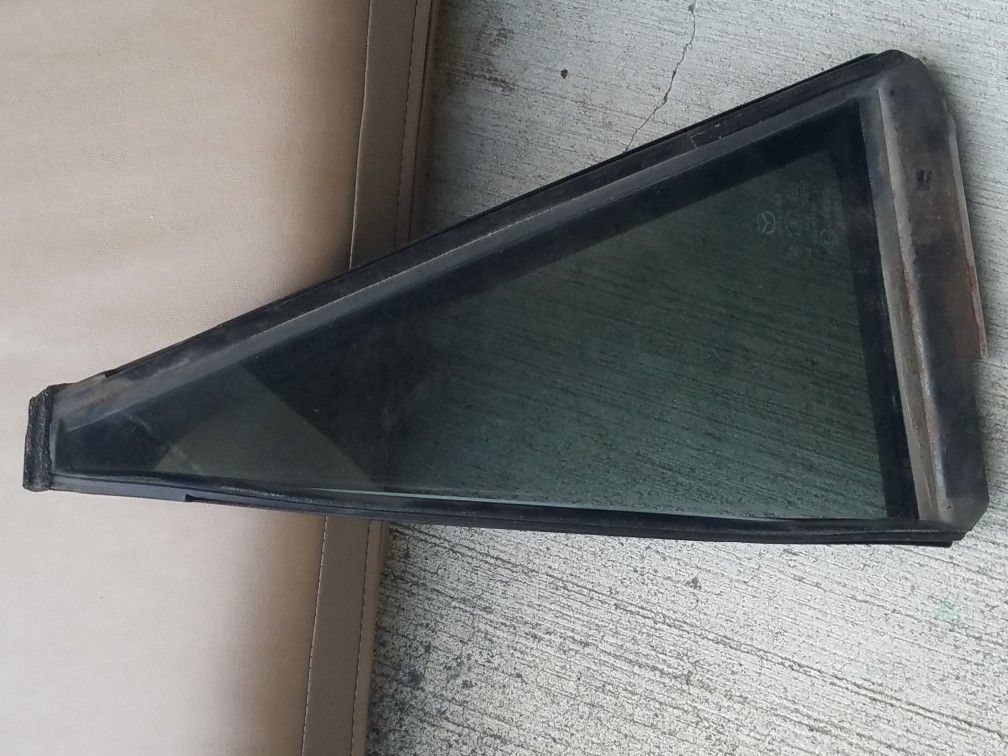 2013 -2014-2015-2016 oem Mazda Cx5 quarter glass black tint-Mazda Parts