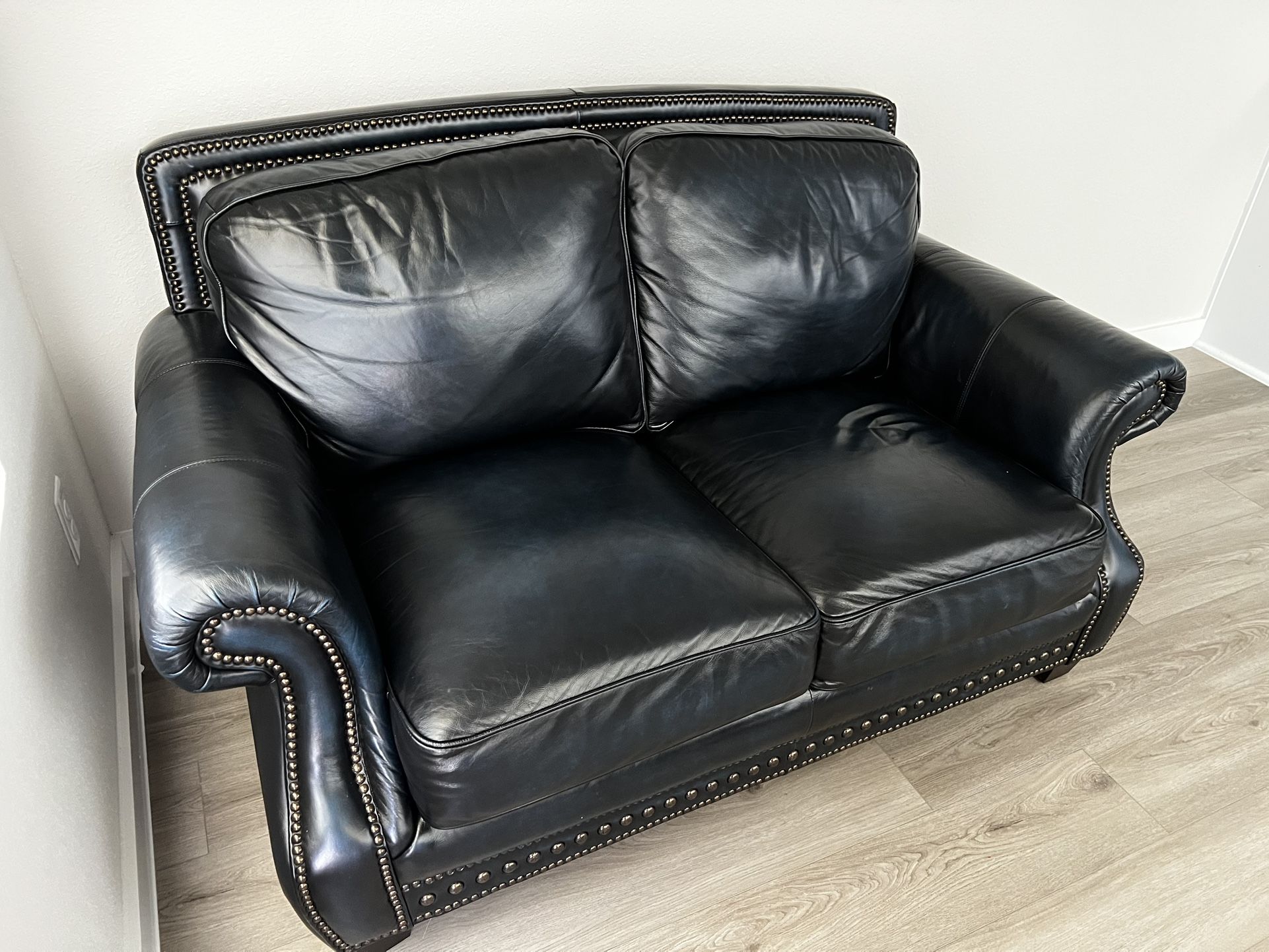 Black Leather Loveseat Set Excellent Condition