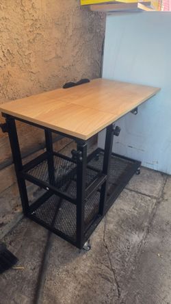 Desk 10.00