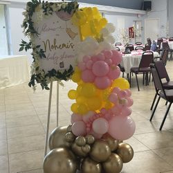 Welcome Sign with Balloon  Garland 