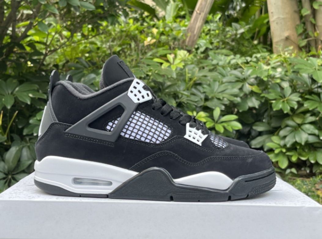 BRAND NEW Air Jordan 4 Retro White Thunder