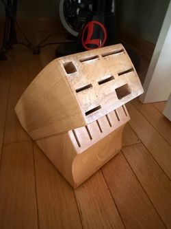 FREE: Wooden Knife Block
