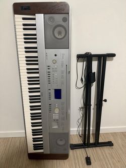 Yamaha DXG-640 digital grand piano, 88-key