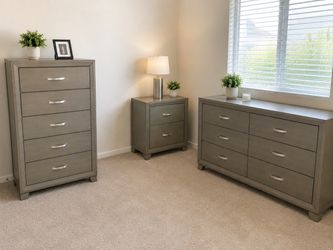 3-Piece Matching Bedroom Furniture Set – Dresser, Chest & Nightstand