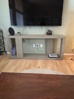 Bernhardt Darsa Colsole / Entry Table
