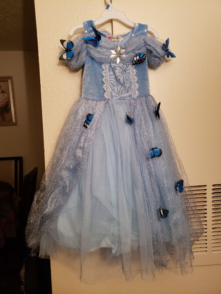 Princess dresses . Elena dress and crown $20 size:5-6. Elsa dress and crown $20 size small 4-6x. New cinderella dress $15.