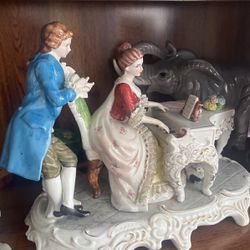 Vintage Porcelain 17th Century Lady With Man 