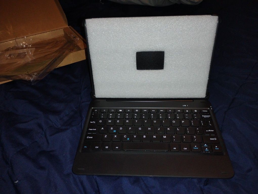 Detachable Bluetooth Keyboard 