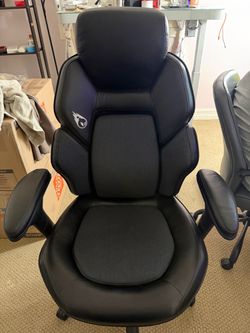 Dps insight gaming chair(Costco)