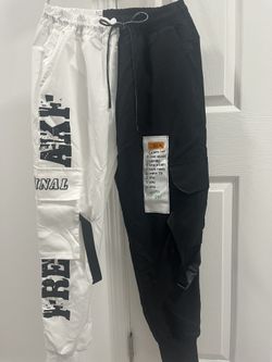 Funky street style pants with straps, loose fit. (Festival, event outfit)