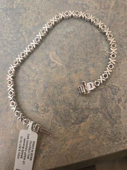 xoxoxo bracelet