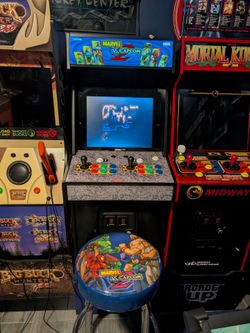 Arcade 1up marvel versus Capcom 2 with matching stool