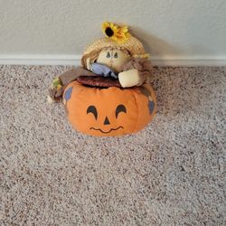 Female Scarecrow N Pumpkin 