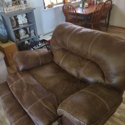Recliner In Great Condition 