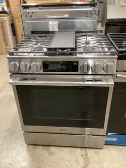 LG InstaView 30 in. 6.3 cu.ft. Smart Slide-in Gas Range with Air Fry and Convection Oven New Scratch and Dent