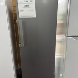 Hisense 10.2 Cu Ft Convertible Upright Freezer