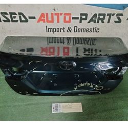 w/dents 2018 - 2019 - 2020 - 2021 - 22 - 2023 TOYOTA CAMRY REAR DOOR TRUNK LID OEM AY06560