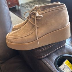 Old Navy - Lightly Used - Platform Faux Suede Boots
