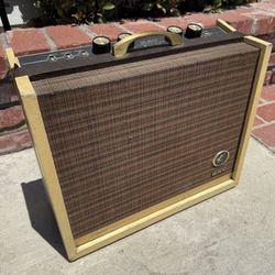 Kay Solid State Guitar Amplifier Model 704