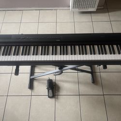 Yamaha P-125