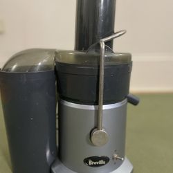 Breville JE900 Juicer Fountain Professional Juice Extractor