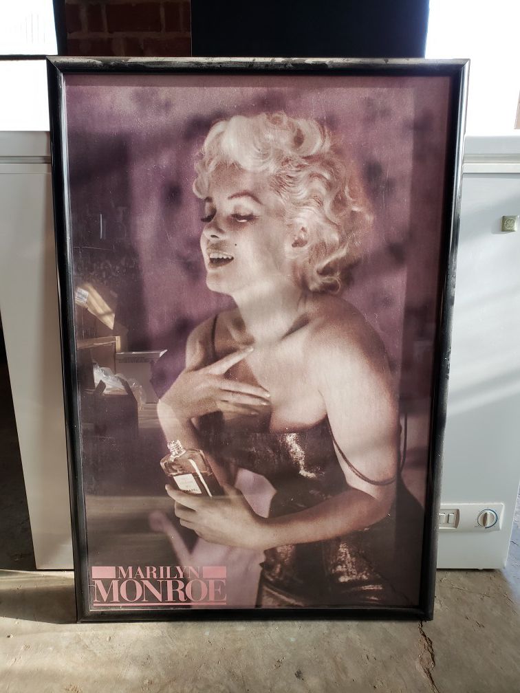 Extra Large Marilyn Monroe Chanel No. 5 Photo Wall Art Decor for Sale in  Phoenix, AZ - OfferUp