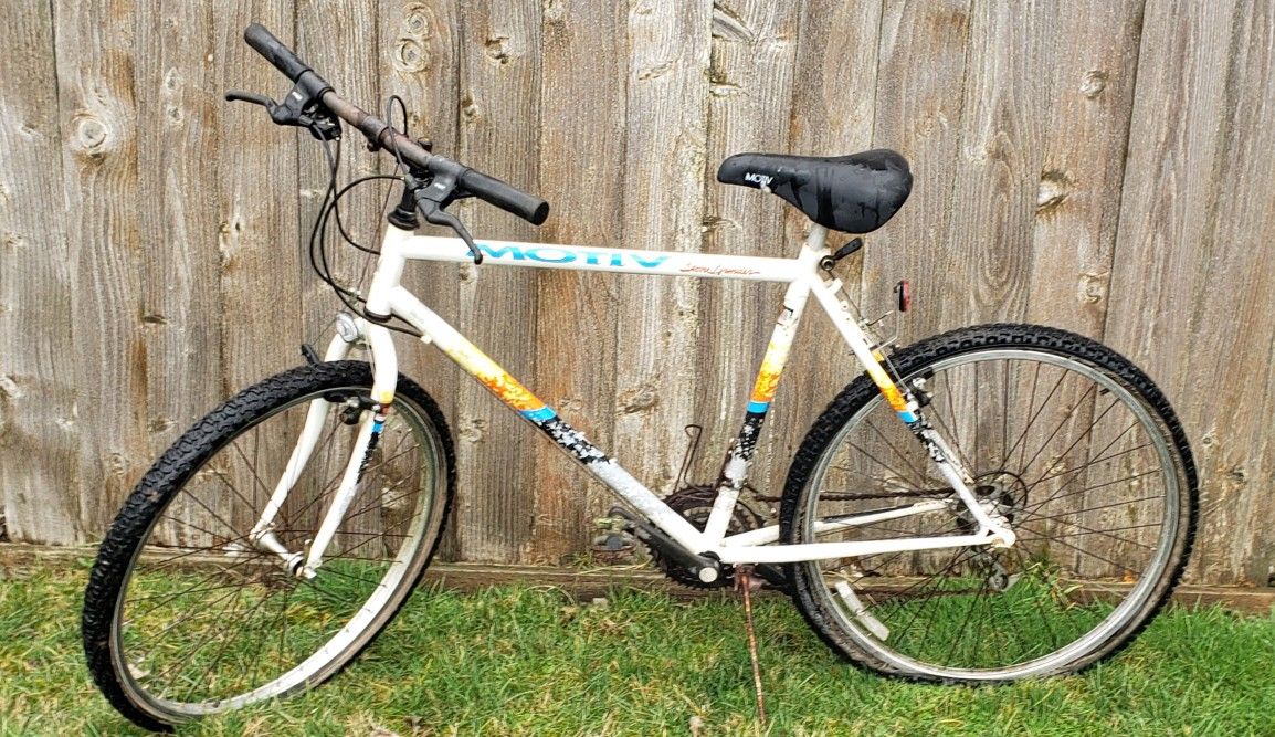 Vintage Mens Mountain Bike Motiv Stone Grinder Shimano 21-Speed