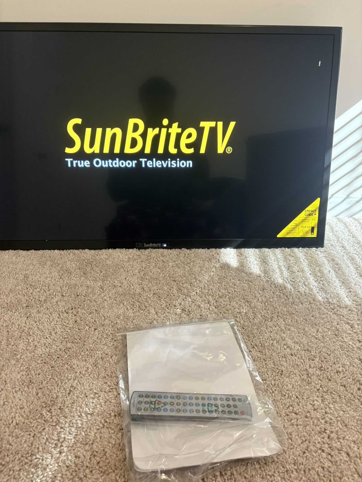 43" Veranda 2 Series LED HDR Outdoor TV - Full Shade - 2160p - 4K UltraHD TV - SB-V-43-4KHDR-BL