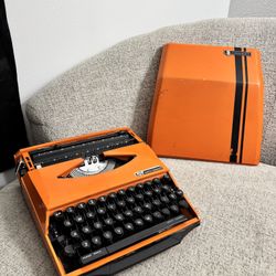SMITH CORONA Ghia Super G Portable Orange Typewriter 1970's England ***Read***