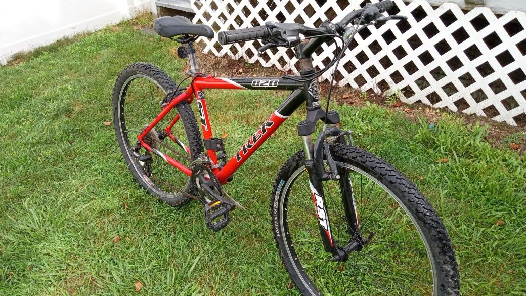Trek 26-in Mountain Bike Multi-speed Ready To Ride 17.5 Frame 26 Wheels