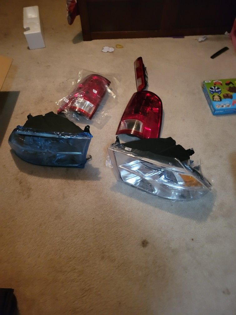 Headlights, Taillights and Cargo Light 2011 Dodge Ram