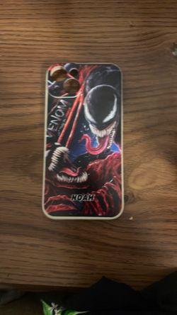 🔥 Venom vs Carnage Custom Phone Case – “NOAH” Design