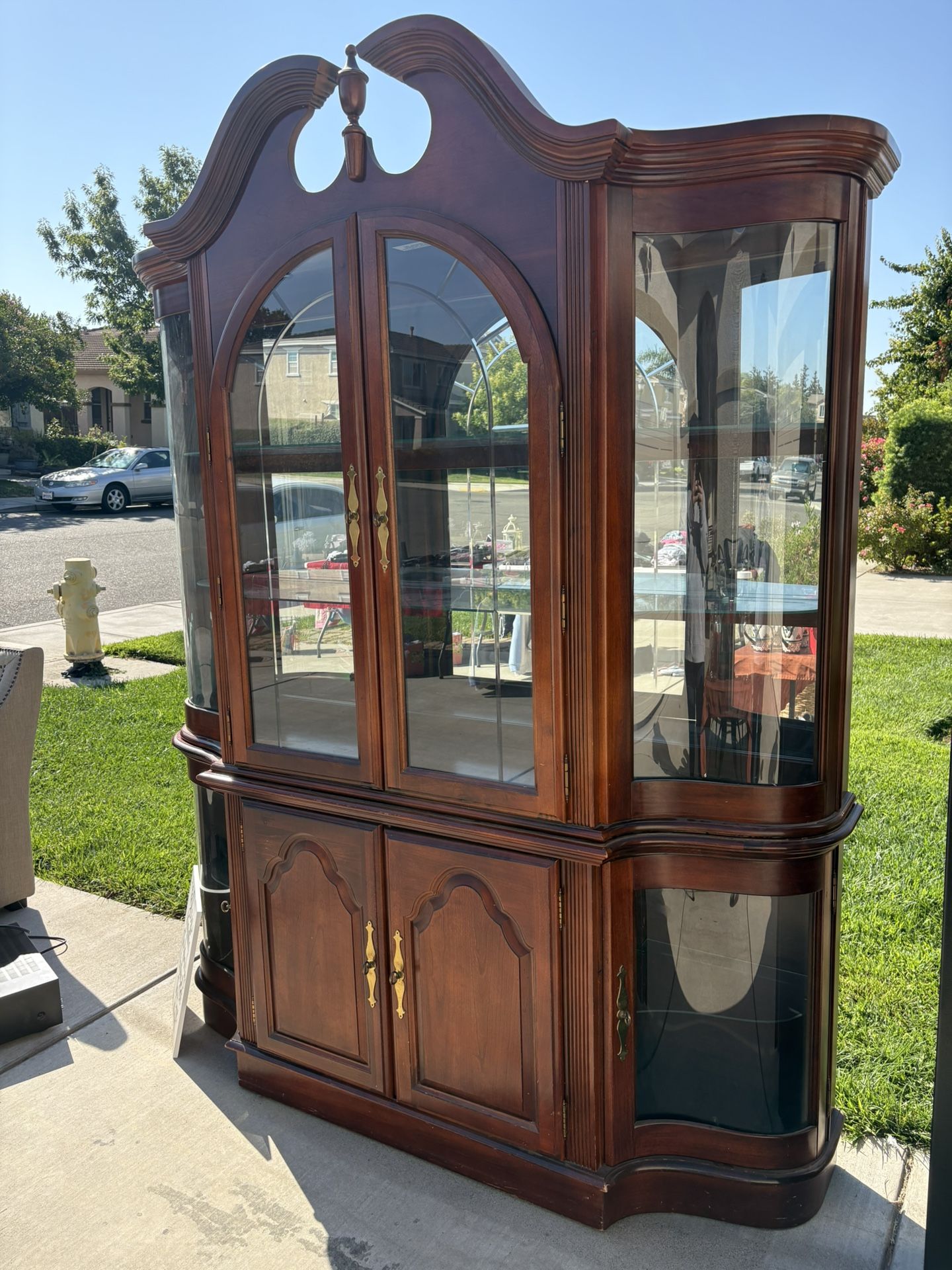 Heavy Duty China Cabinet