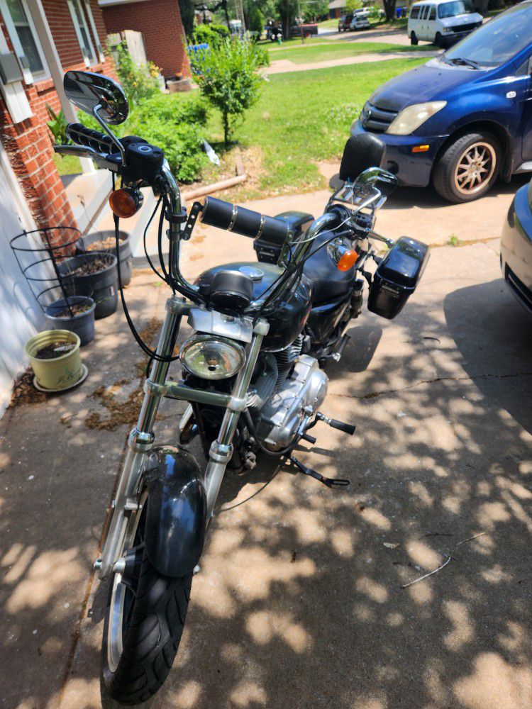 2012 Harley Davidson XL883L