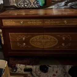 Italian   firniture inalaid 