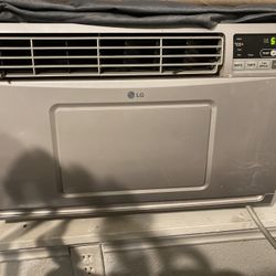 LG AC Unit 11,500 BTU 