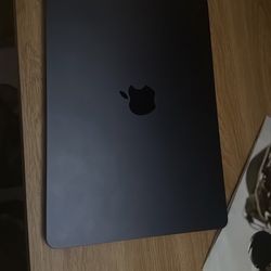 Macbook Air 13inch 2025 