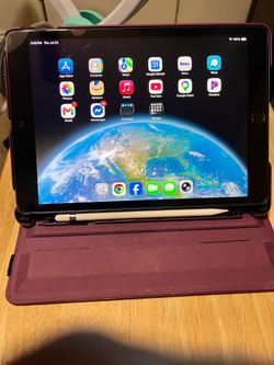 Apple iPad 9th Generation 256 GB with Case and Apple Pencil - Unlocked