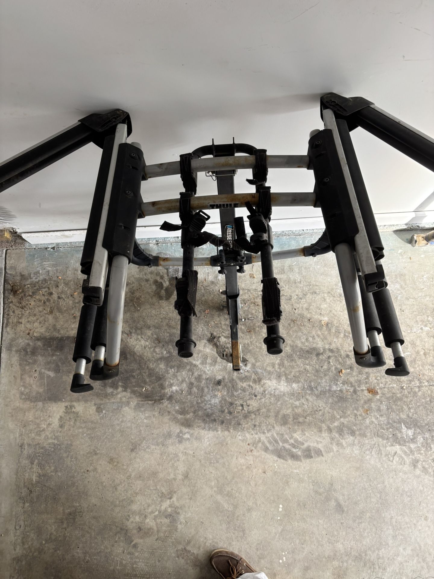 Thule Ski Rack - Mounted To Bike Rack