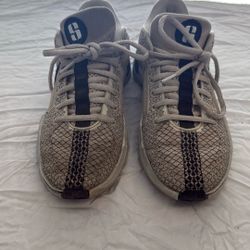 Nike Sabrina Basketball Shoes Size 5.5