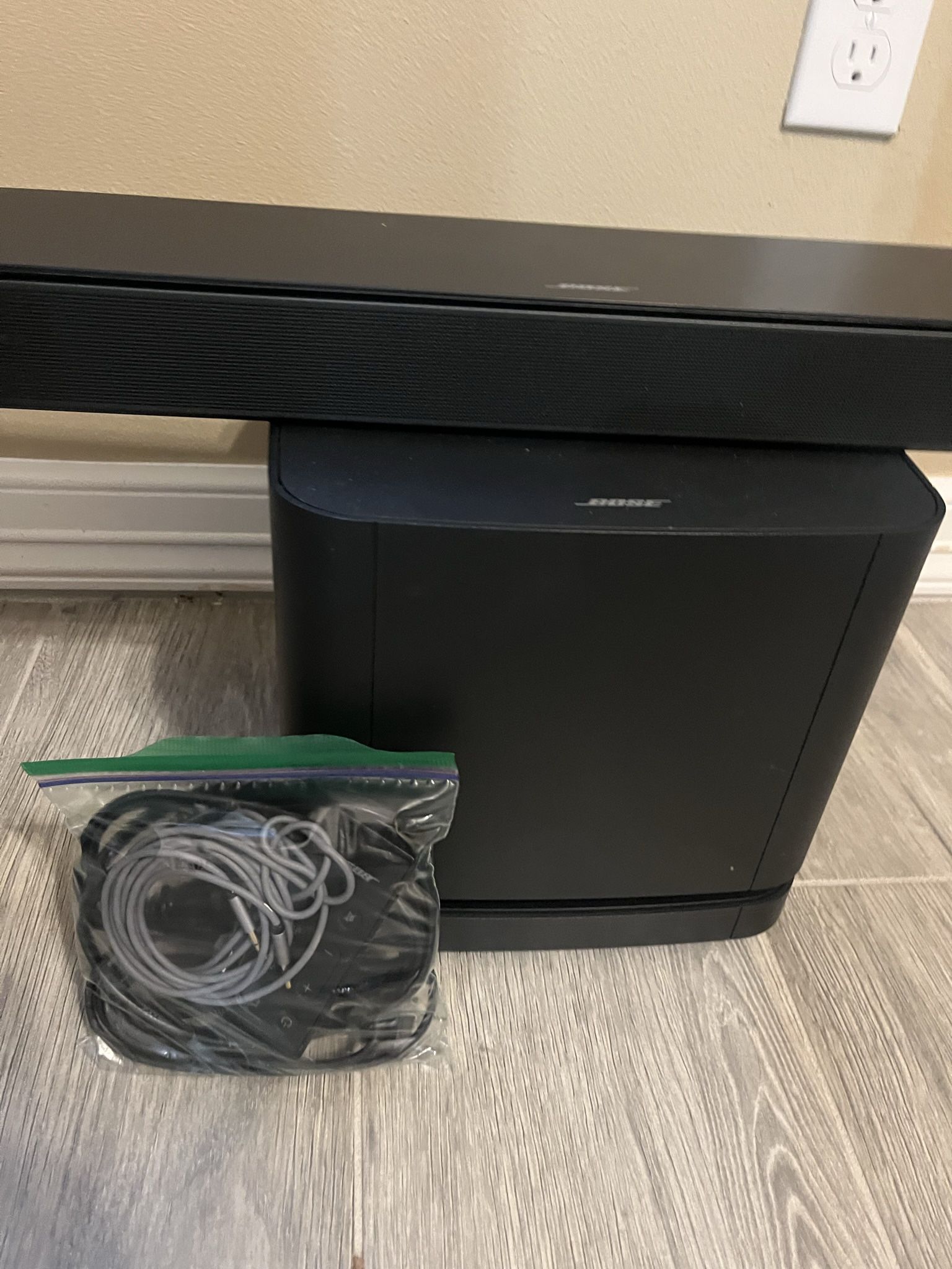 Bose Soundbar With Subwoofer.