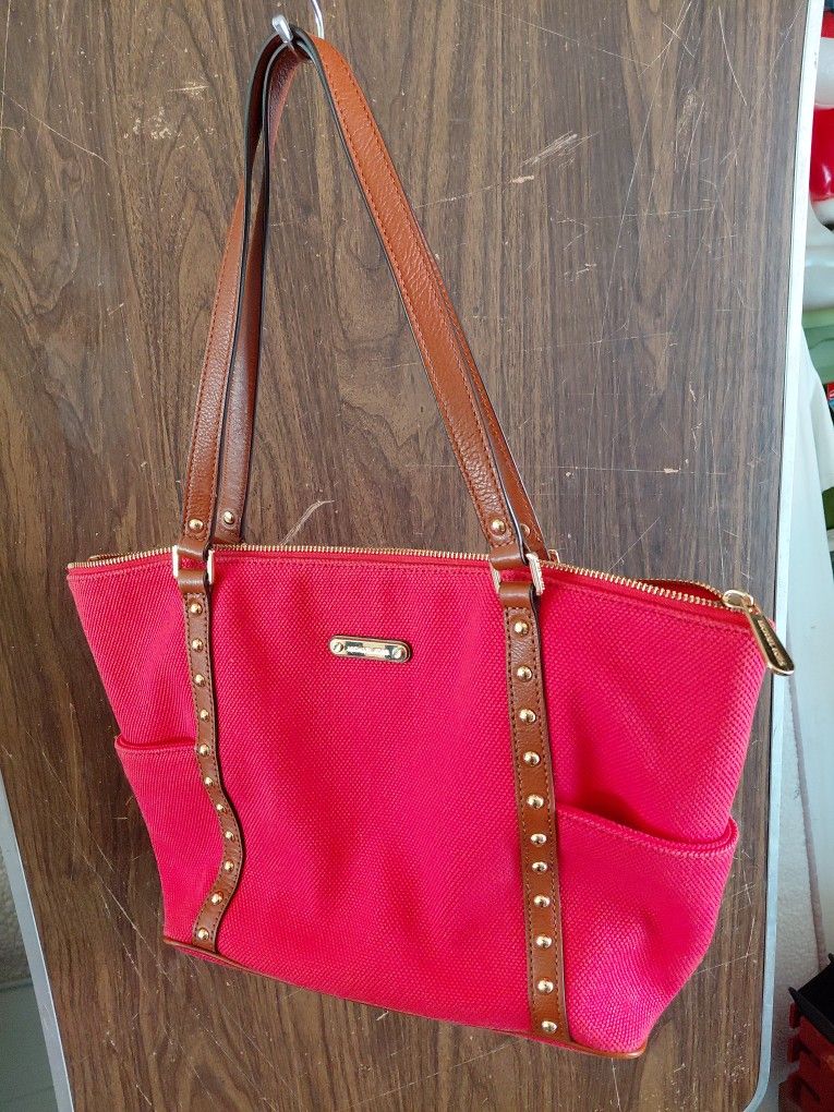 Micheal Kors (Purse)