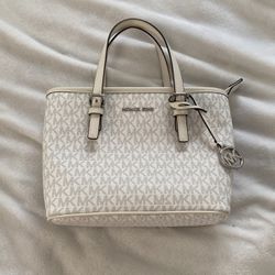 Michael Kors Designer Handbag Large Used for Sale in Wrightsville, GA -  OfferUp