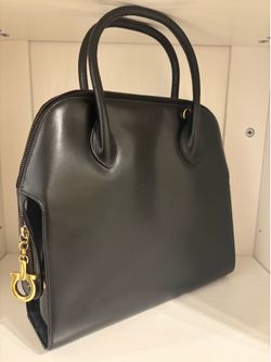 Ferragamo hand back