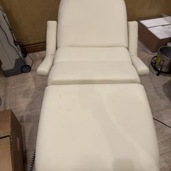 ComfortSoul Electric Medical Spa Exam Chair / Treatment Table – Adjustable Headrest – Clinic Used 