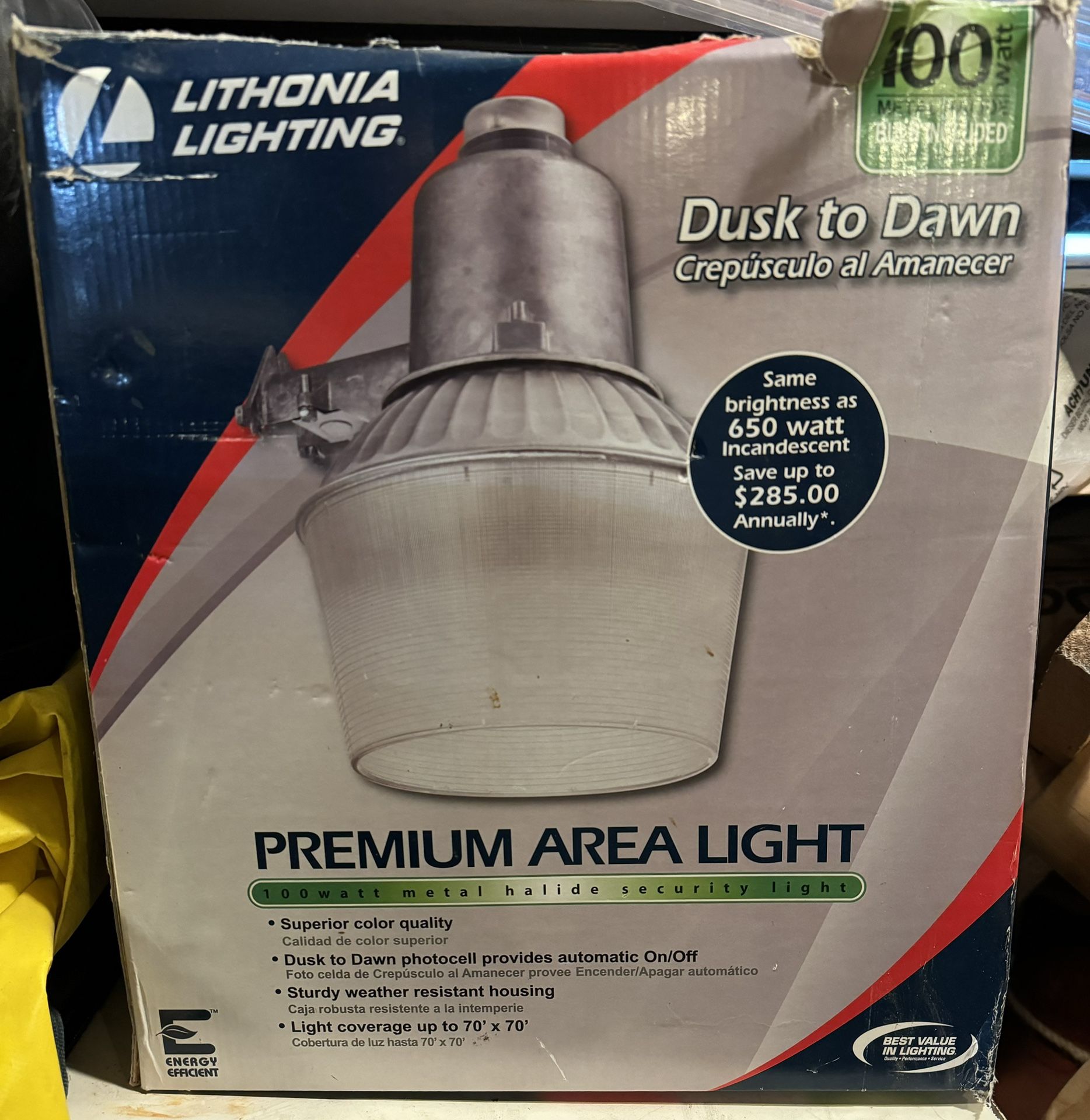 Dusk-to-Dawn Metal Outdoor Halide Area Light