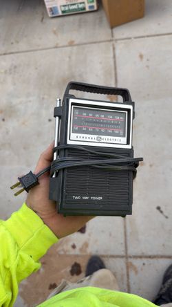 VINTAGE GENERAL ELECTRIC AM/FM Two Way Power Radio 7-2808B WORKS Black 1981 HBA