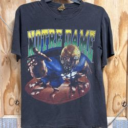 RARE Vintage’90s NCAA Notre Dame Nutmeg Breakthrough Tee