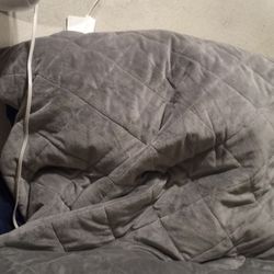 Heated pet bed